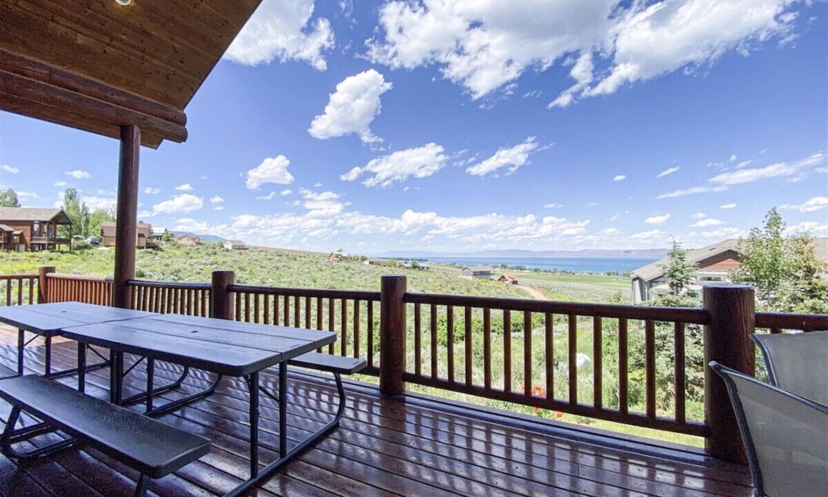 Sweetwater House | Bear Ridge Lodge Sleeps 20 & views of Bear Lake