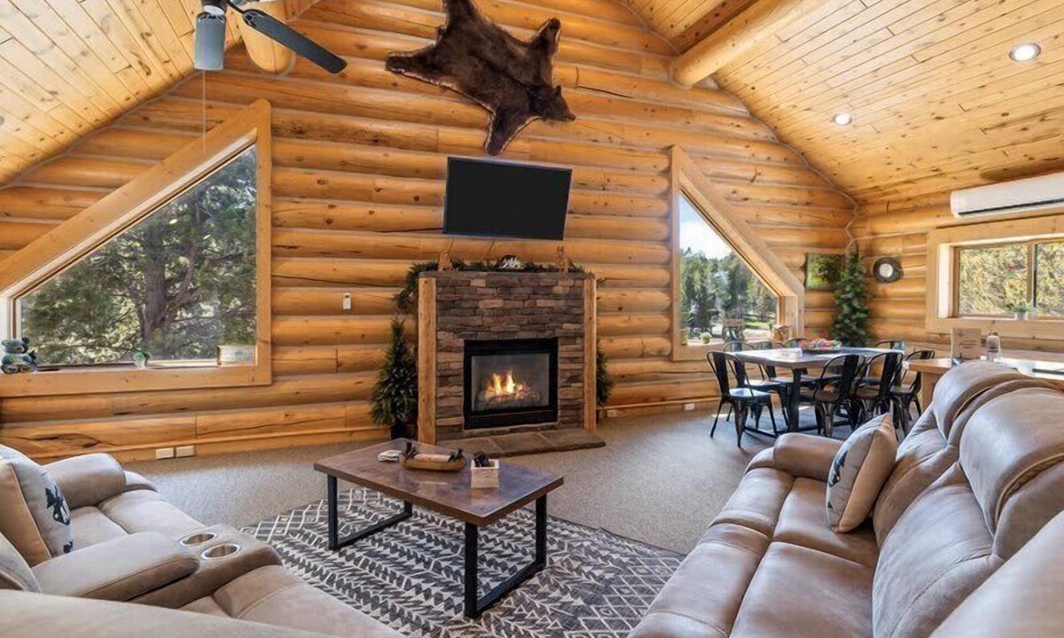 Island Park House | Bear Tracks - 20 Miles to Yellowstone - Air Condition - Wifi