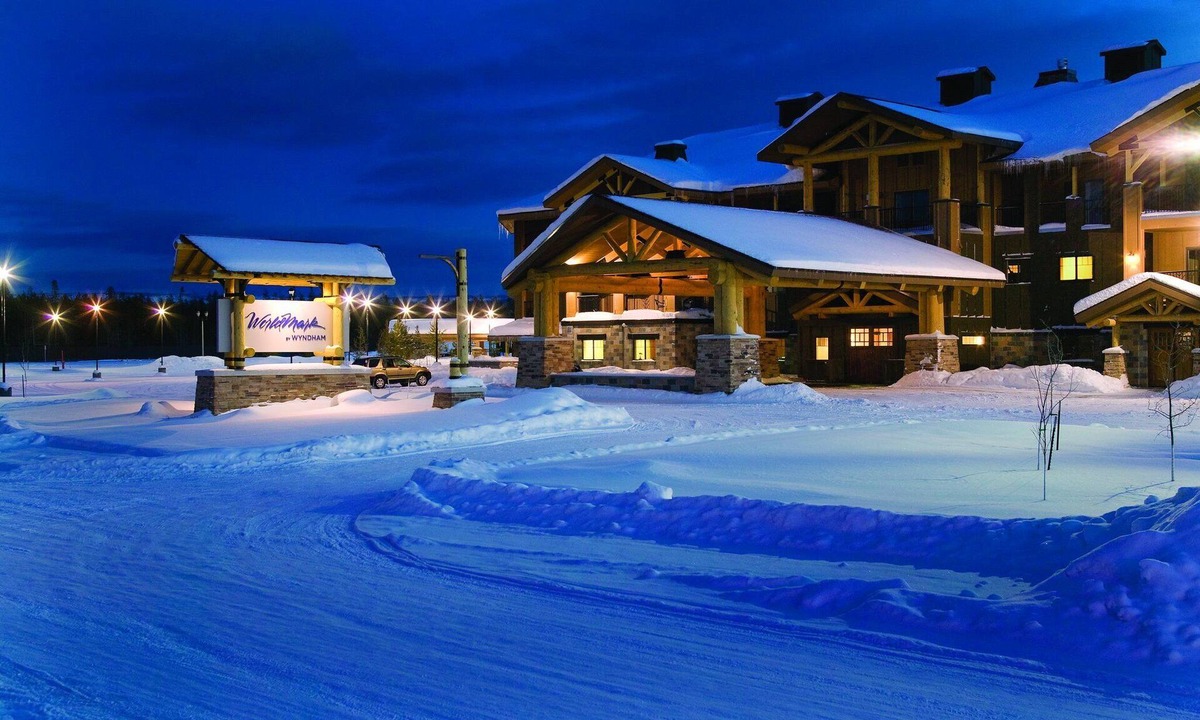 West Yellowstone Resort | Bears, wolves, bison, elk and much more!