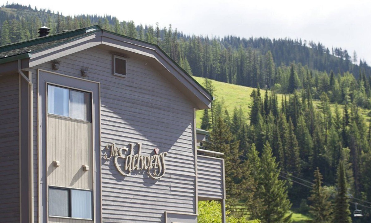 Whitefish Apartment | Beautiful 2 bedroom unit at resort, sleeps 6