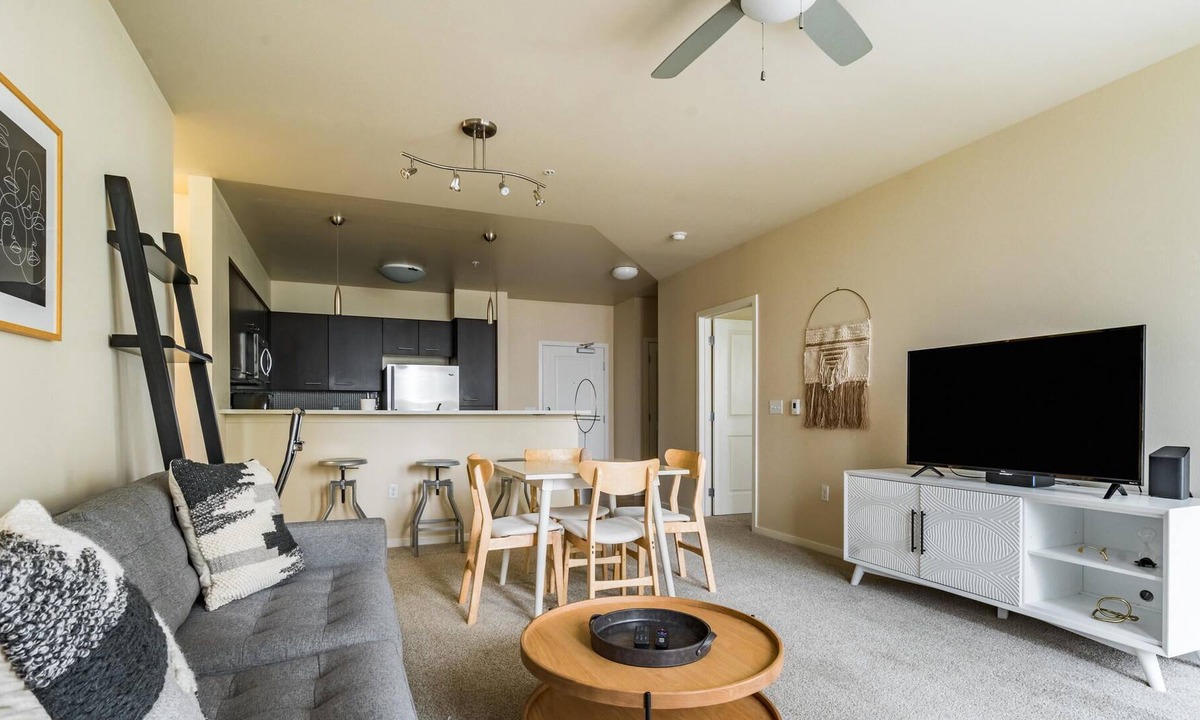 Mercer Island Apartment | Beautiful 2BR Place on Mercer Island + Pets OK