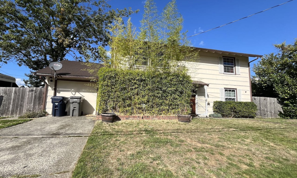 Alderwood Manor House | Beautiful 4-bedroom house in Lynnwood perfect for your getaway