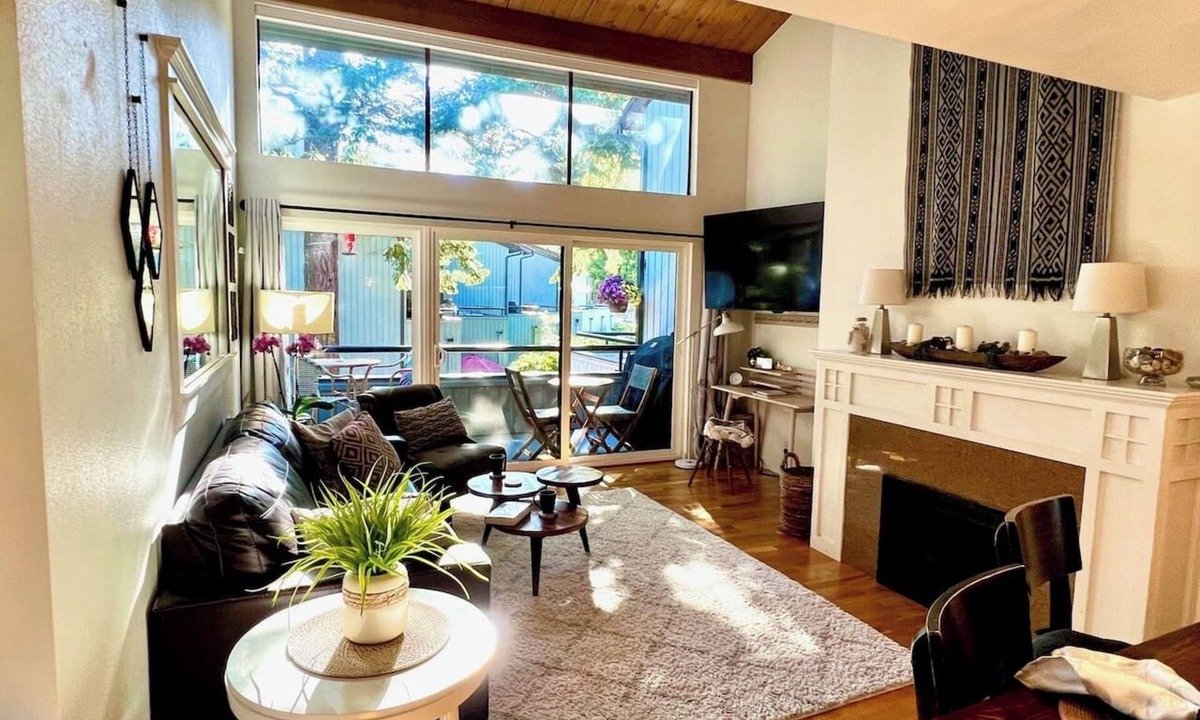 Birch Bay Condo | Beautiful Beach Condo! Indoor Pool!*Pet Friendly*