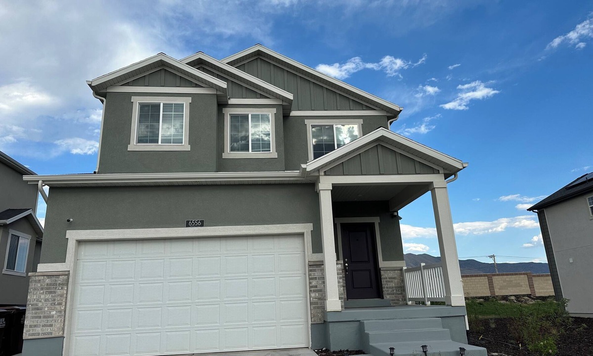 Eagle Mountain House | Beautiful Home in Eagle Mountain 3bedroom, WIFI , AC