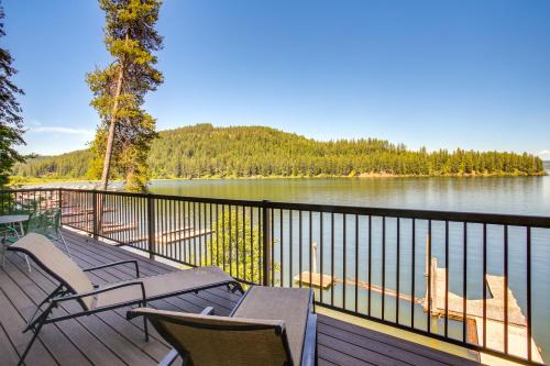 Carey Bay House | Beautiful Lake Coeur d'Alene Retreat: Deck & View!