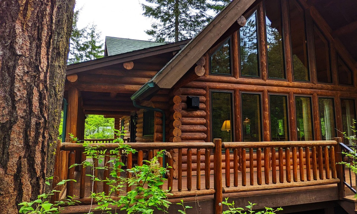 Peshastin Cabin | Beautiful Log Home, 20 min. from Leavenworth, WA. Nestled In The Woods