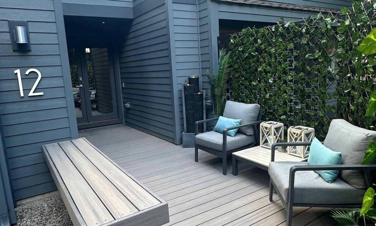 Mount Park House | Beautiful Mid-Century 2-bedroom house in Lake Oswego with gorgeous views