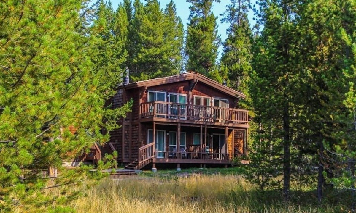 Island Park Resort | Beautiful One Bedroom- Timbers at Island Park Village.