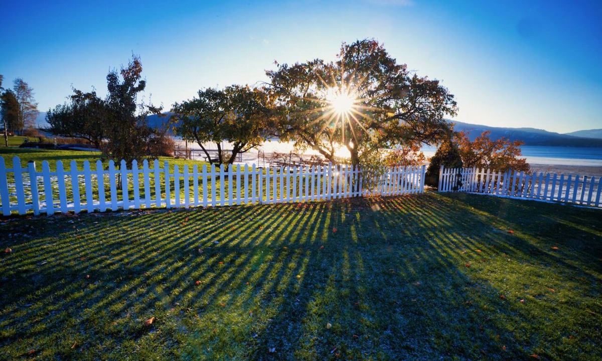 Sandpoint House | Beautiful South Sandpoint Waterfront Private Home