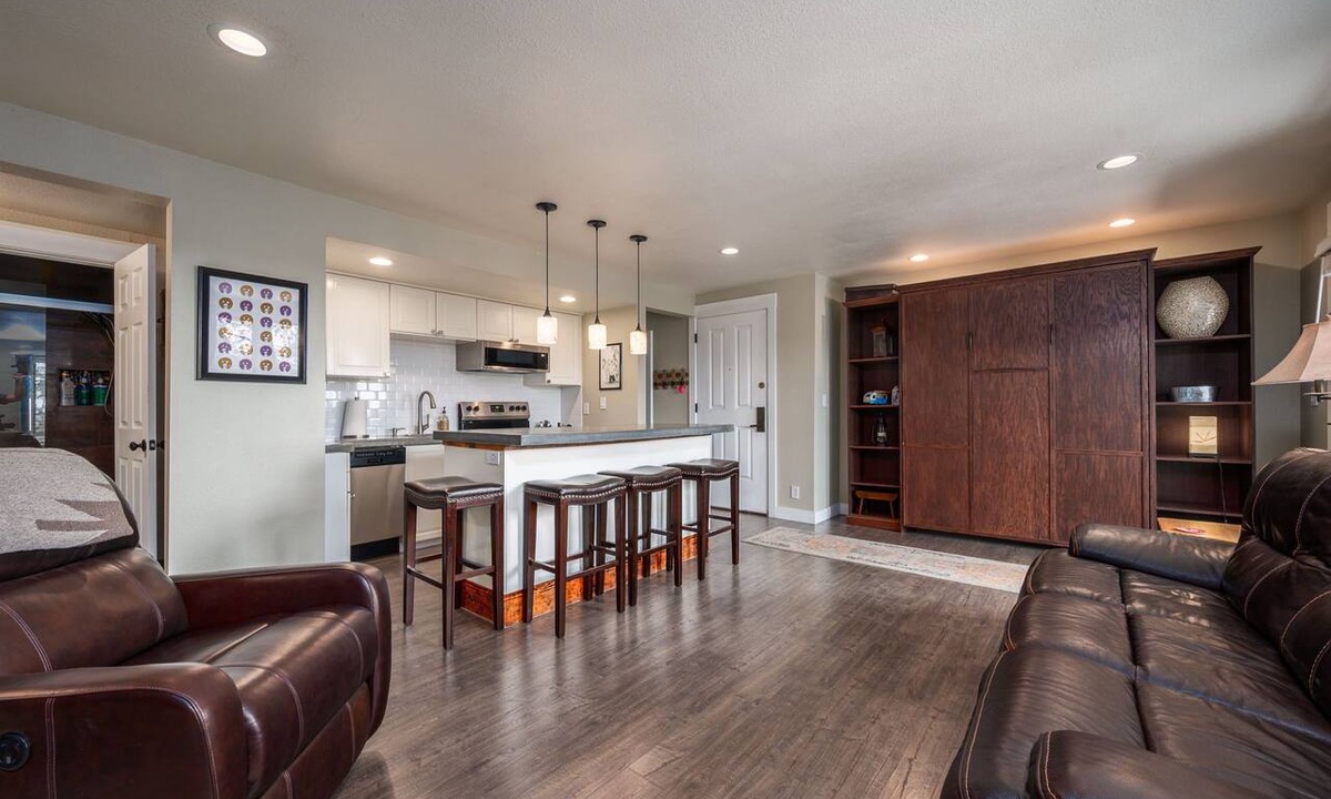 Bend Condo | Beautiful view! Updated 1-bdrm, 2 bath condo with Queen Murphy in Living Area.