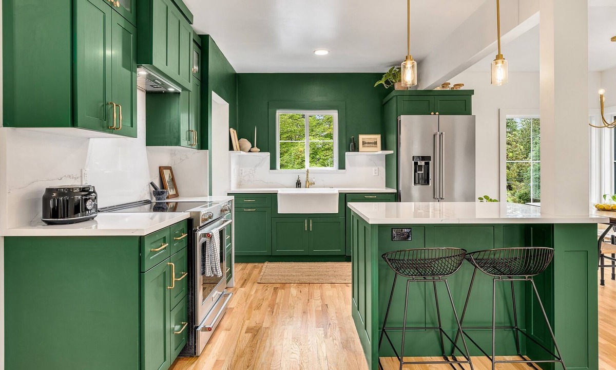 Camas House | Beautiful Vintage Home in the Heart of Camas 5 beds