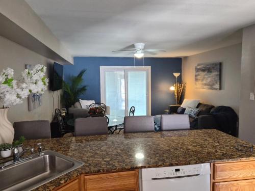 Biloxi Apartment | Best location Cozy condo in Biloxi Beach