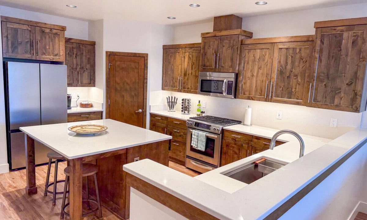 Southern Crossing House | Best Location in Bend, Steps to Old Mill, Deschutes River, Trails & Mt Bachelor