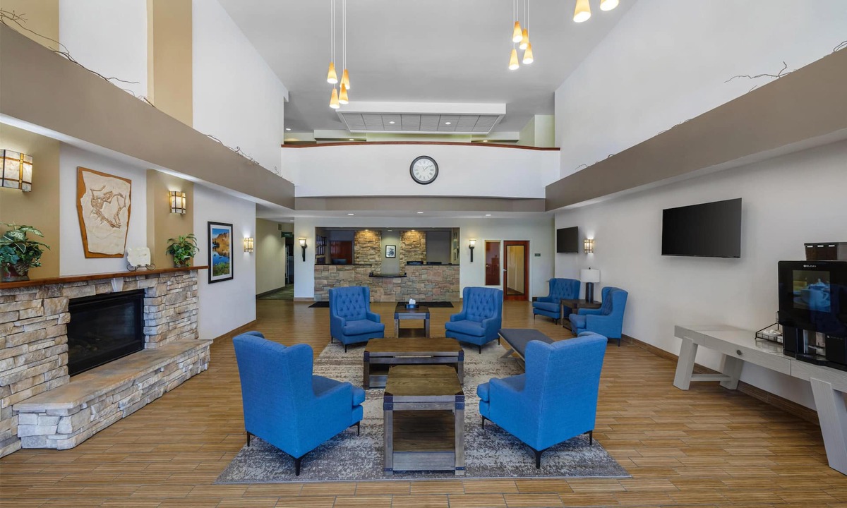 Frontier Hotel | Best Western Plus Fossil Country Inn & Suites