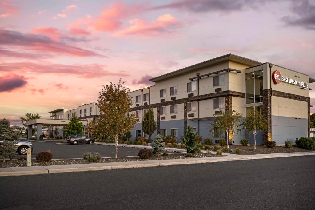 Clarkston Hotel | Best Western Plus The Inn at Hells Canyon
