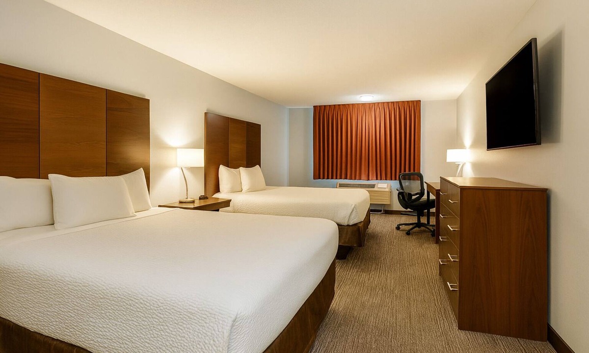 Grants Pass Hotel | Better Choice For Your Vacation! 2 Comfortable Units. Near GP Shopping Center!