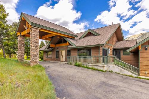Antler Ridge House | Big Sky Chalet Private Hot Tub plus Mountain Views