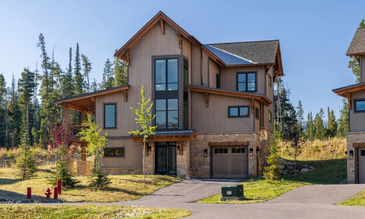 Powder Ridge Ski Chalet | Big Sky Vacation Rentals: Homestead 16 Claim Jumper
