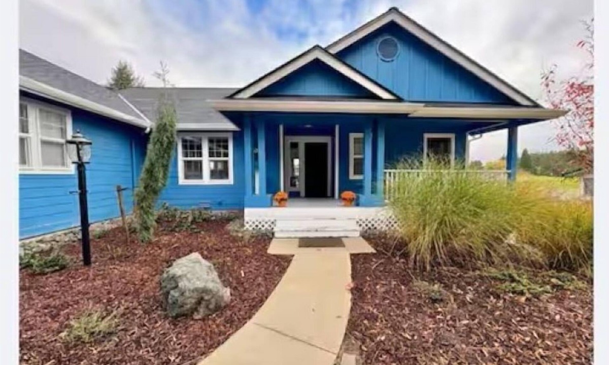 Sequim House | “Big Willy’s” 3 Bedroom Home on Hole 4 at the Cedars at Dungeness Golf Course