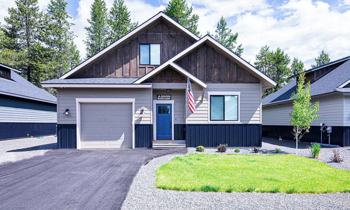 McCall House | Bighorn Basecamp- Mountain family getaway near lake - Pet friendly