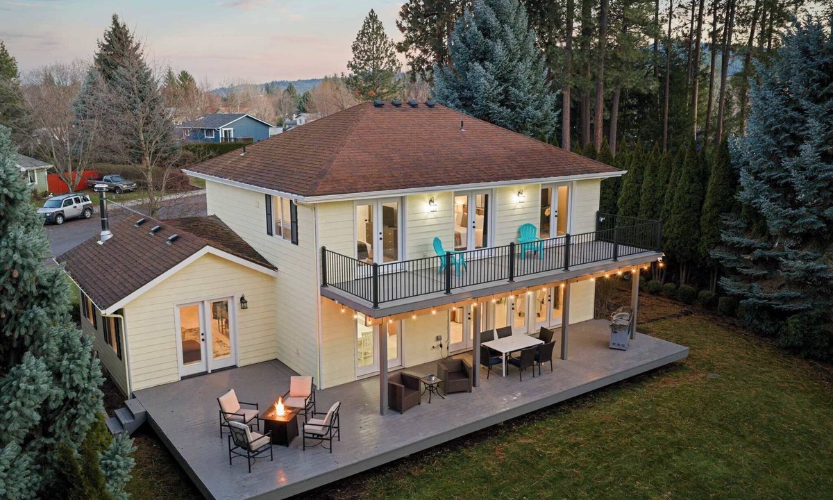 Post Falls House | Black Bay Getaway | Swim Cove + Park Access