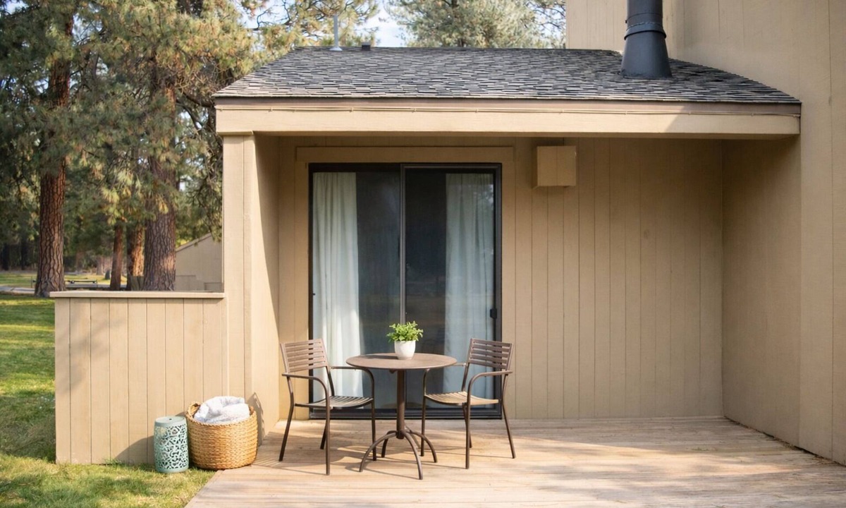 Black Butte Ranch Cabin | Black Butte Ranch Lodge Room 030