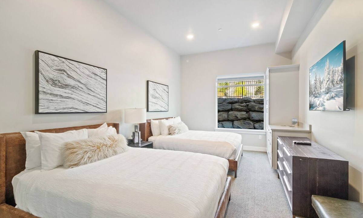 Park City Hotel | Black Rock 418B | Resort Hotel Room w/Kitchenette & Pool Access