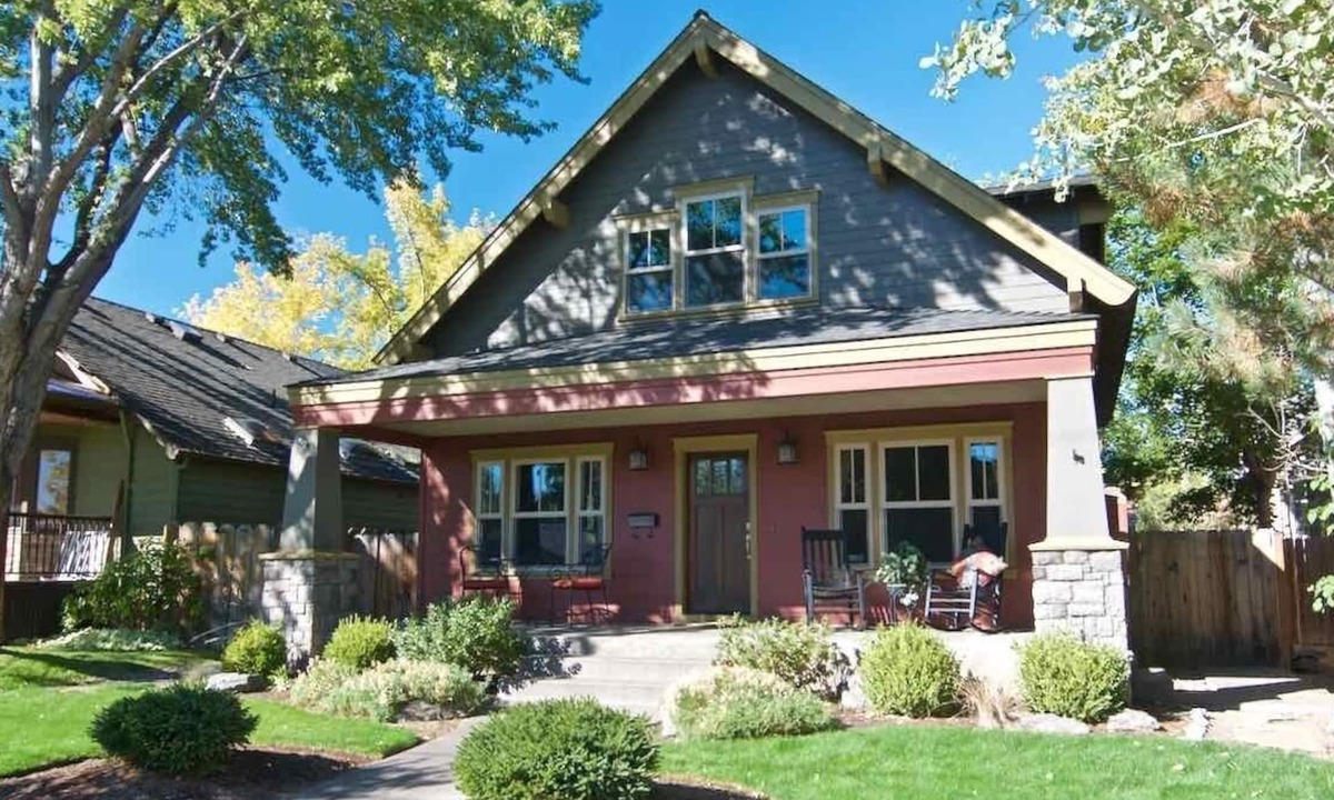River West House | Bluebird Day - Harmon Park Bungalow, Charming 2BR perfect for getaways!