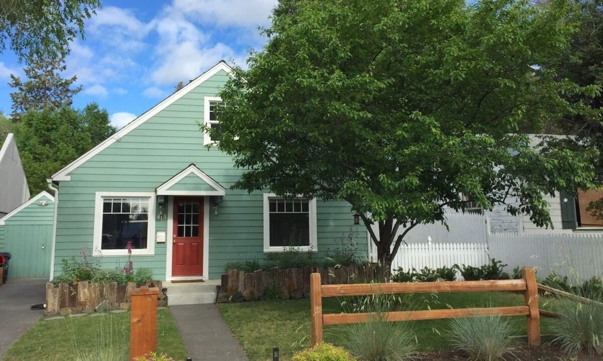 Old Bend House | Bluebird Day - Hill Street Beauty, featuring 2 bedrooms and a hot tub.