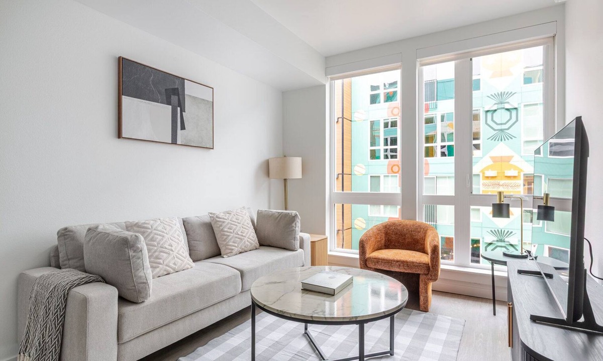 Redmond Apartment | Blueground | Redmond, pool & AC, nr park