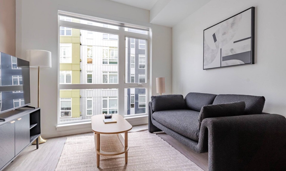 Redmond Apartment | Blueground | Southeast Redmond, pool, nr Redmond Park
