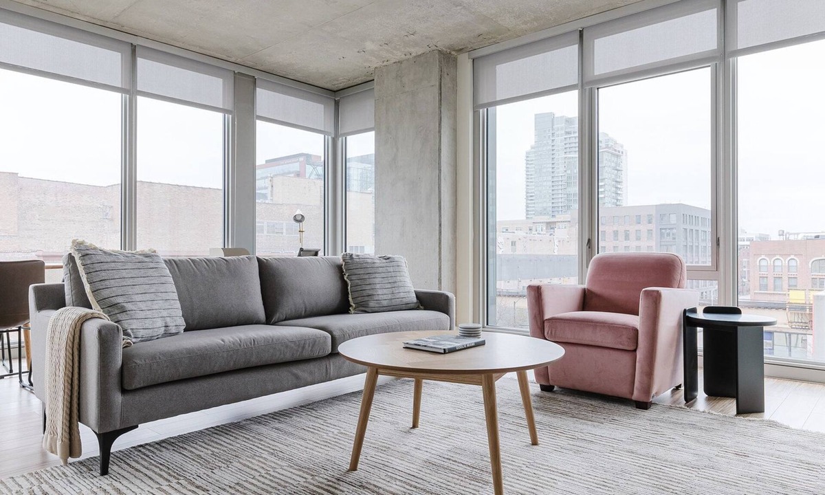 West Loop Gate Apartment | Blueground | West Loop, rooftop pool & gym