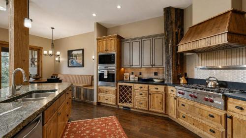 McCall House | BOTHR Steelhead
