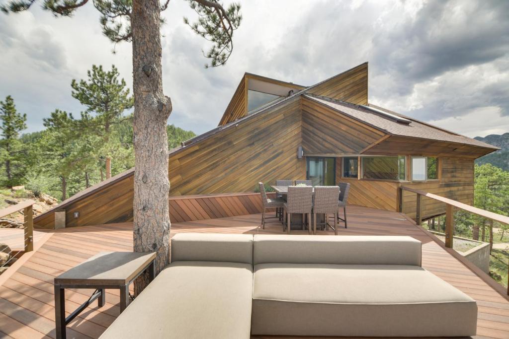 Boulder House | Boulder 'Barrett House' on Mtn Peak w/Hot Tub