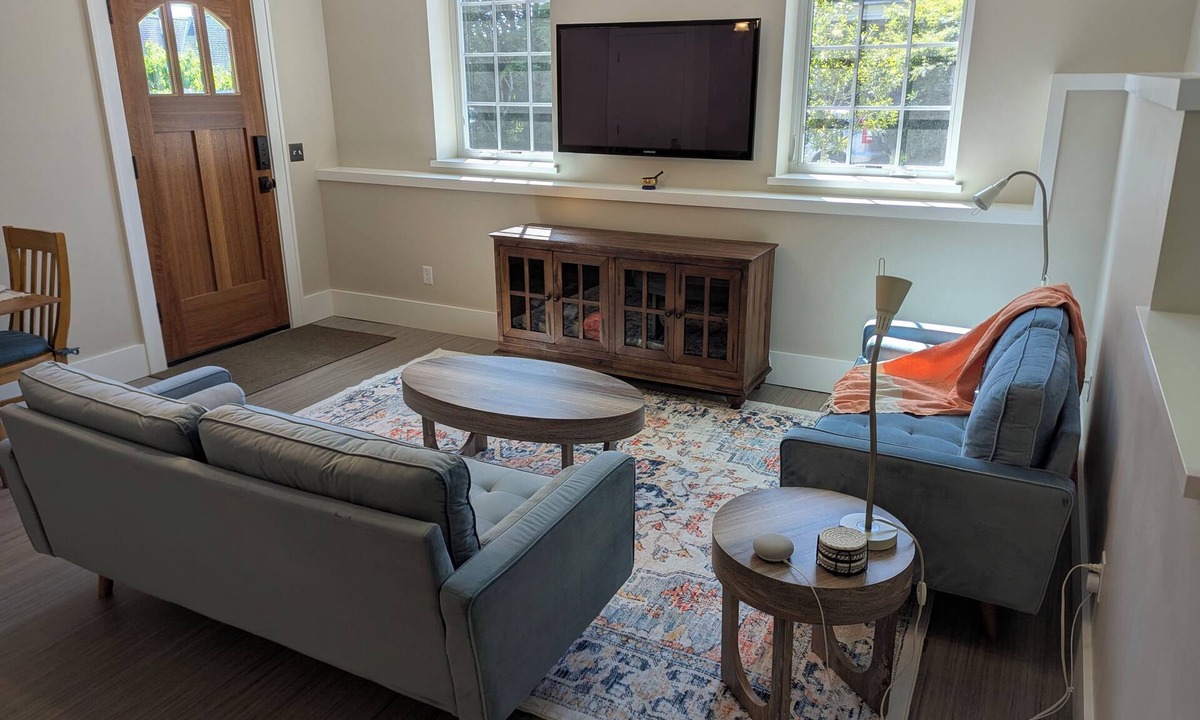 Hosford-Abernethy Apartment | Brand New 1 BR in Prime Portland Location