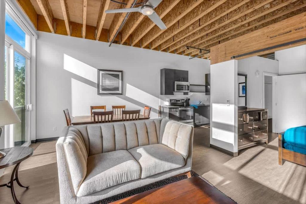 Bremerton House | Brand New Downtown Condo Next to Bremerton Ferry