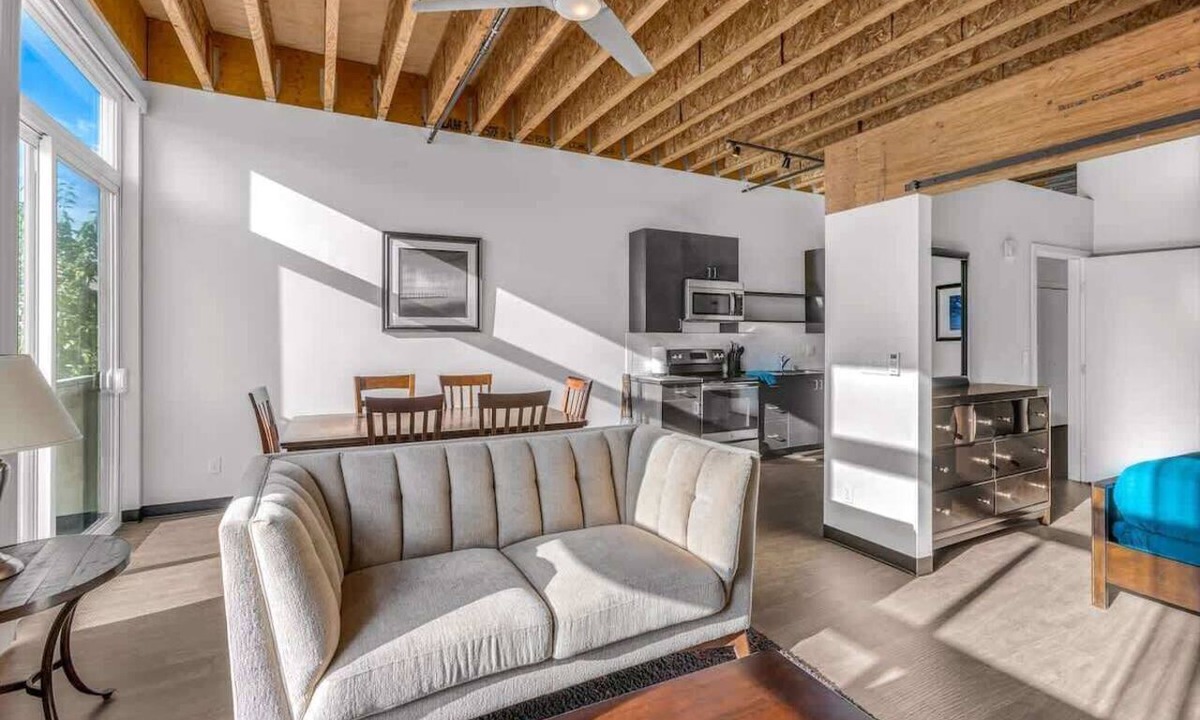 Bremerton Condo | Bremerton Bay Condo | Walk to Ferry | Unit 202