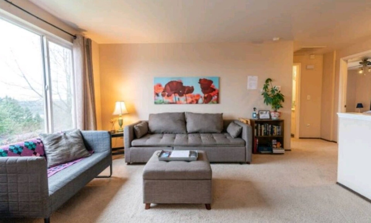 Navy Yard City House | Bremerton charmer with a breathtaking view