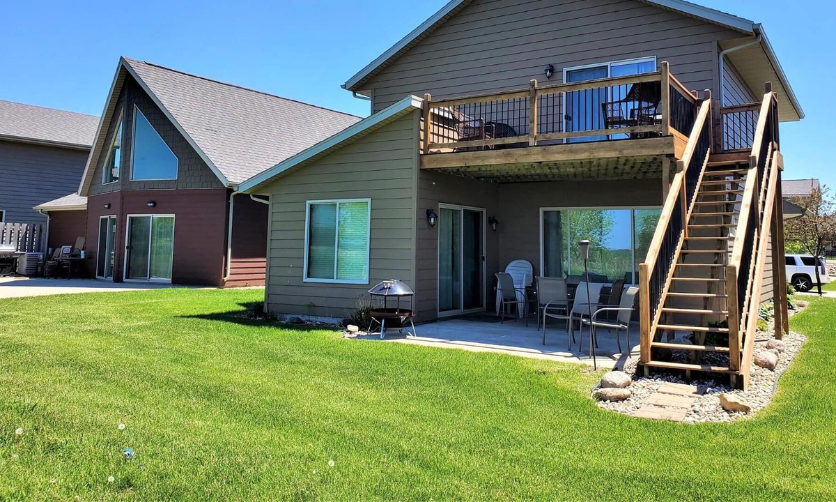 Spirit Lake Villa | Bridges Bay Vacation Cabin 113