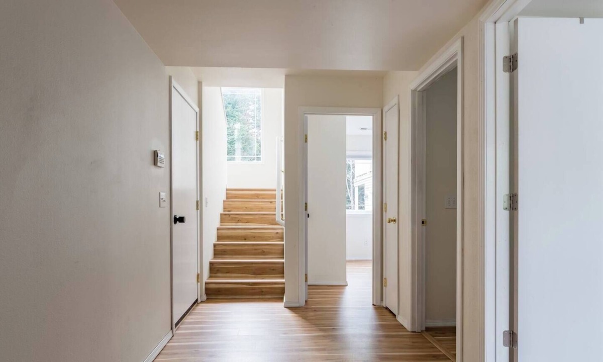 Mid-Beacon Hill House | Bright Modern Farmhouse near DT & Airport w/6 beds