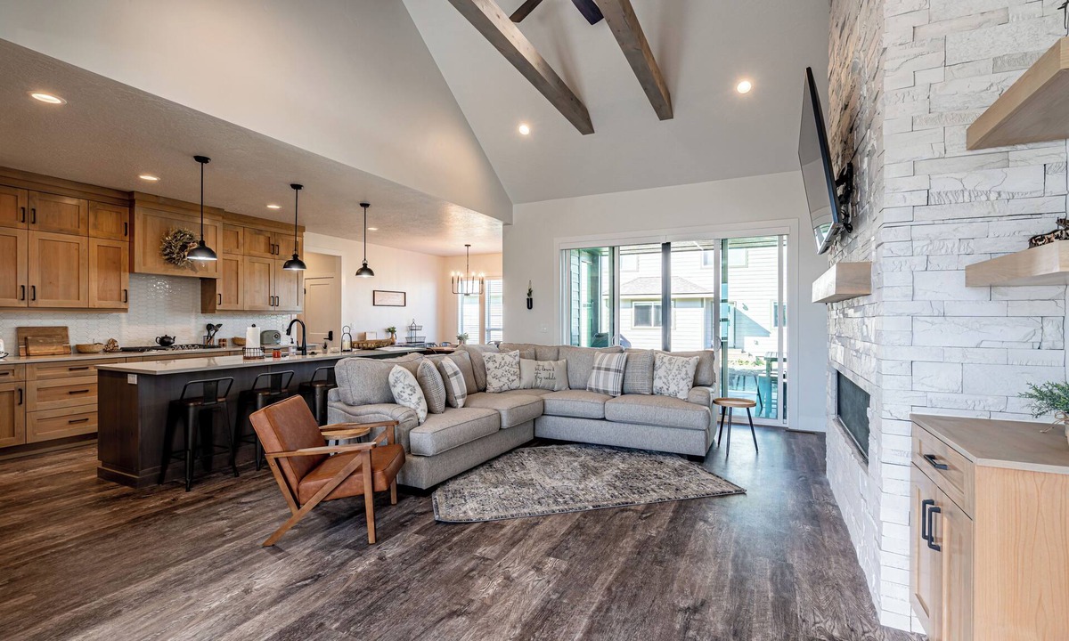 McCall House | Bring the whole family to this great place with lots of room for fun!