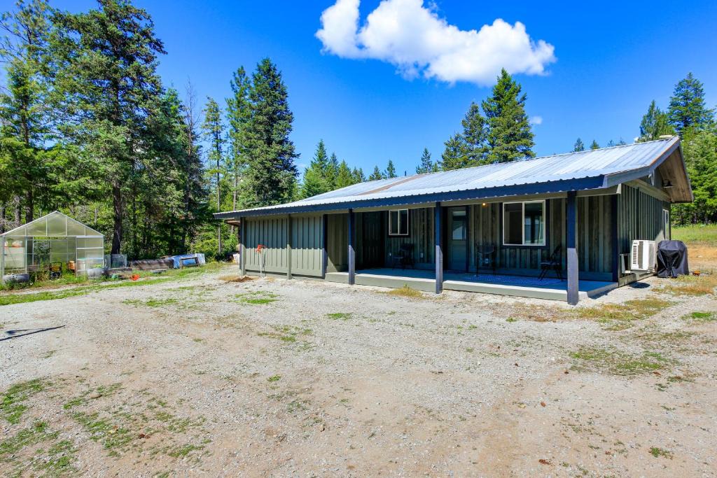 Priest River House | Bring Your Boat! Updated Cabin in Priest River
