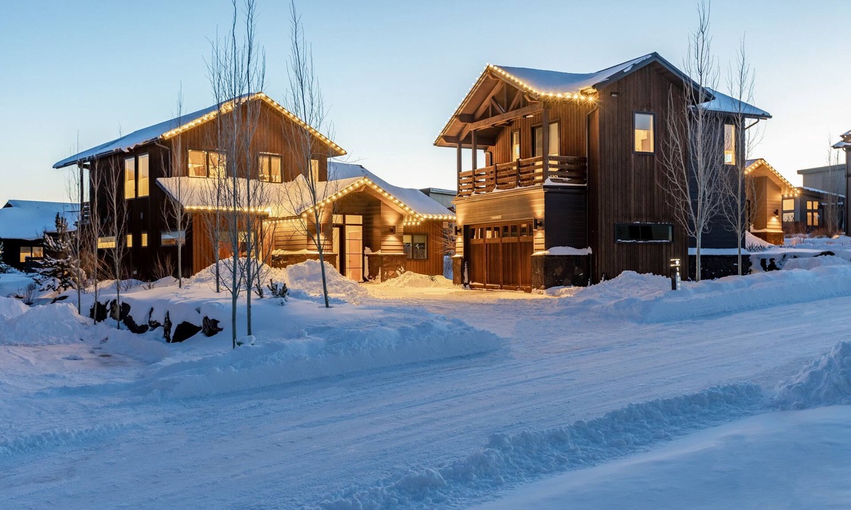 Bend House | Bring your 🚲~ resort pool ~ amenities ~ trails ~ golf ~ hot tub ~ Bend ~ 🐶