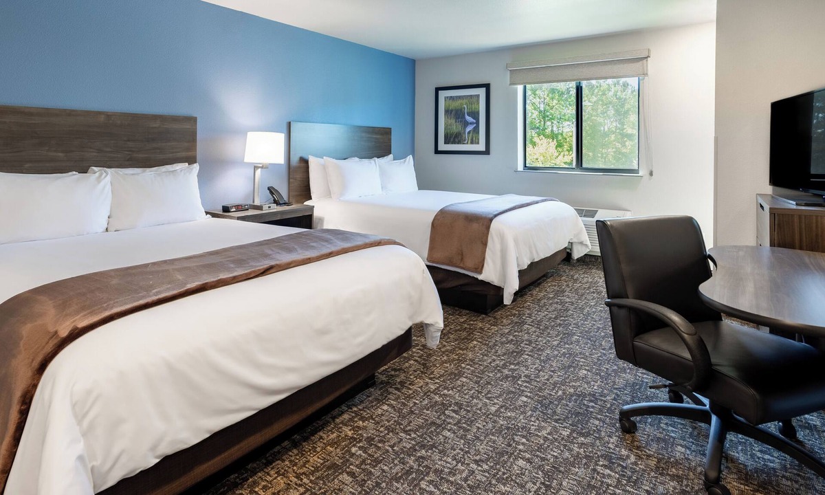 Medford Hotel | Budget Room with Kitchen – Near Rogue Valley International Medford Airport