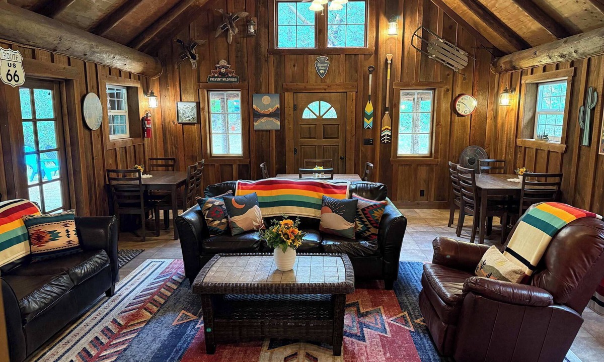 Selma Cabin | Bunkhouse Sleeps 20 Weddings Reunions WiFi
