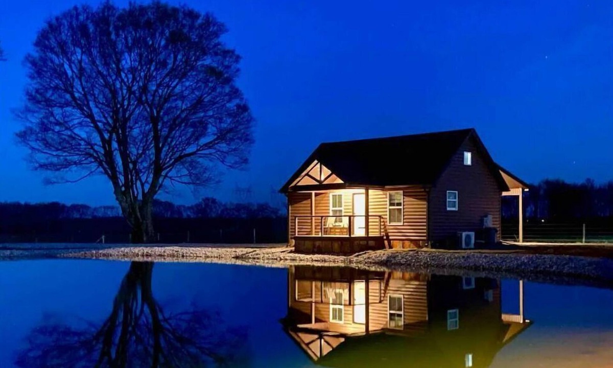 Muscle Shoals Cabin | Cabin D by the Pond - King bed - Swimming Pool