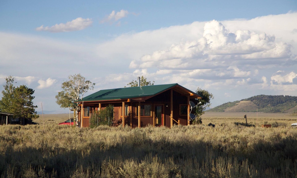 Kelly Cabin | Cabin In Teton National Park Close To Yellowstone With Views Of The Tetons.