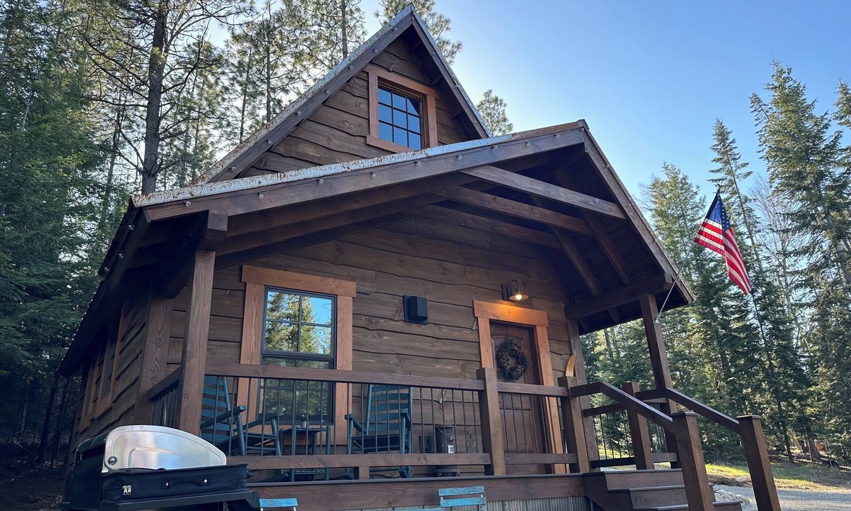 Sandpoint Cabin | Cabin in the Meadow