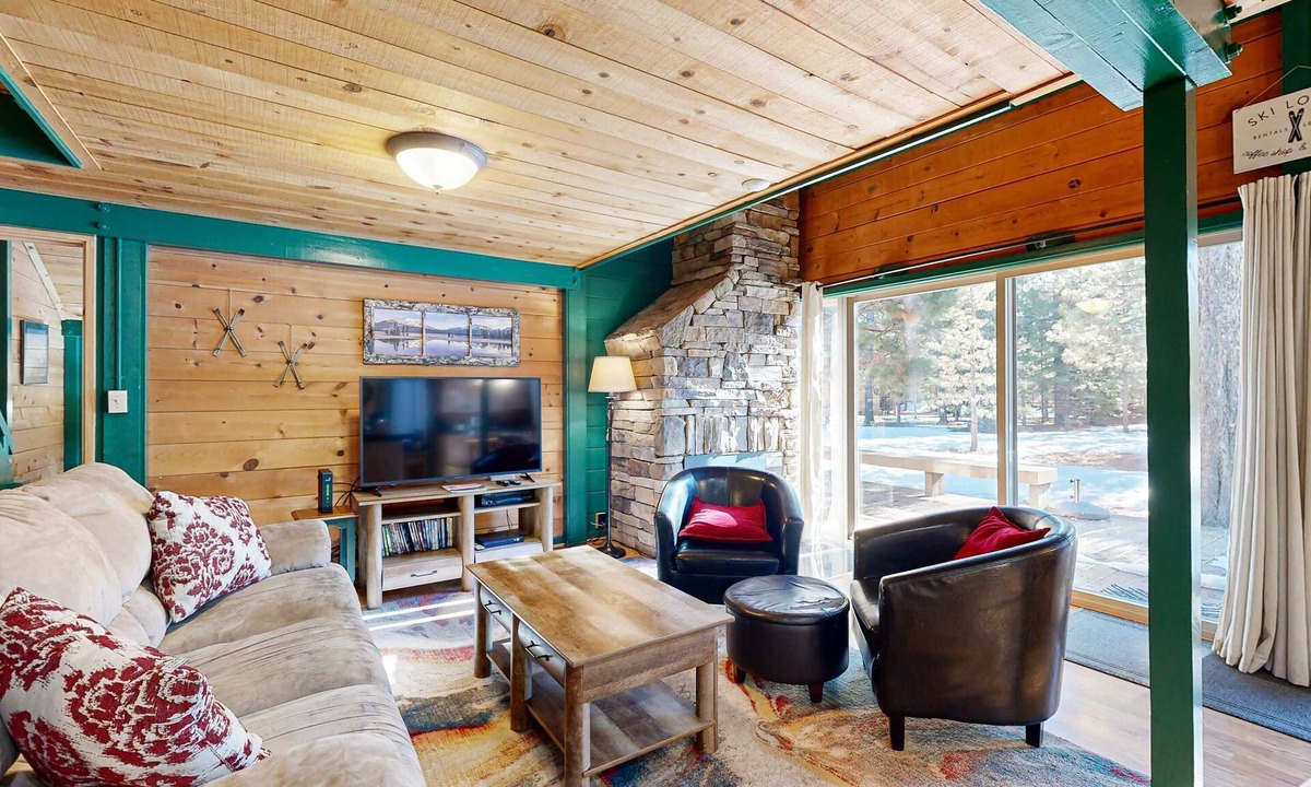 Sunriver Cabin | Cabin with Eight SHARC Passes, Access to Shared Pools, Hot Tub & Other Amenities