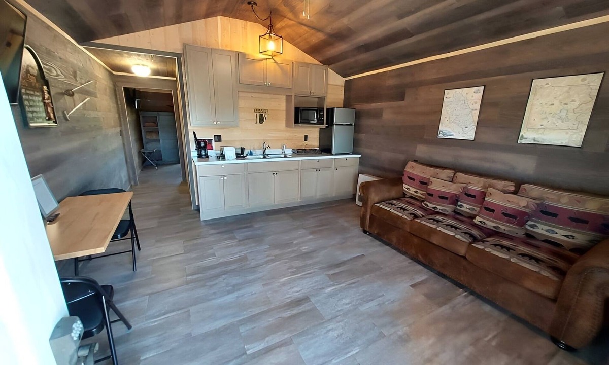 Anaconda Cabin | Cabin with Living Area, Kitchen, and Scenic Outdoors Ideal for Nature Seekers